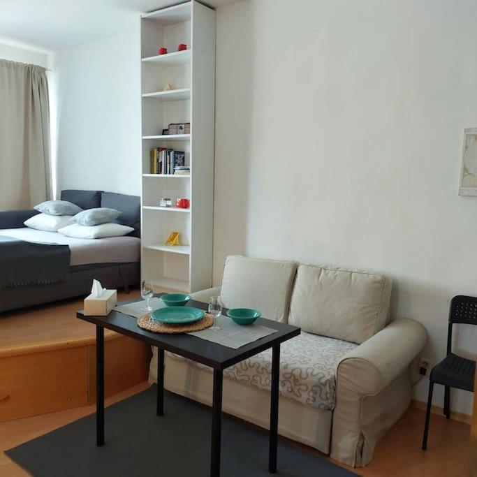 Centrum Studio Apartment With The Self-Check-In Bratislava Eksteriør billede